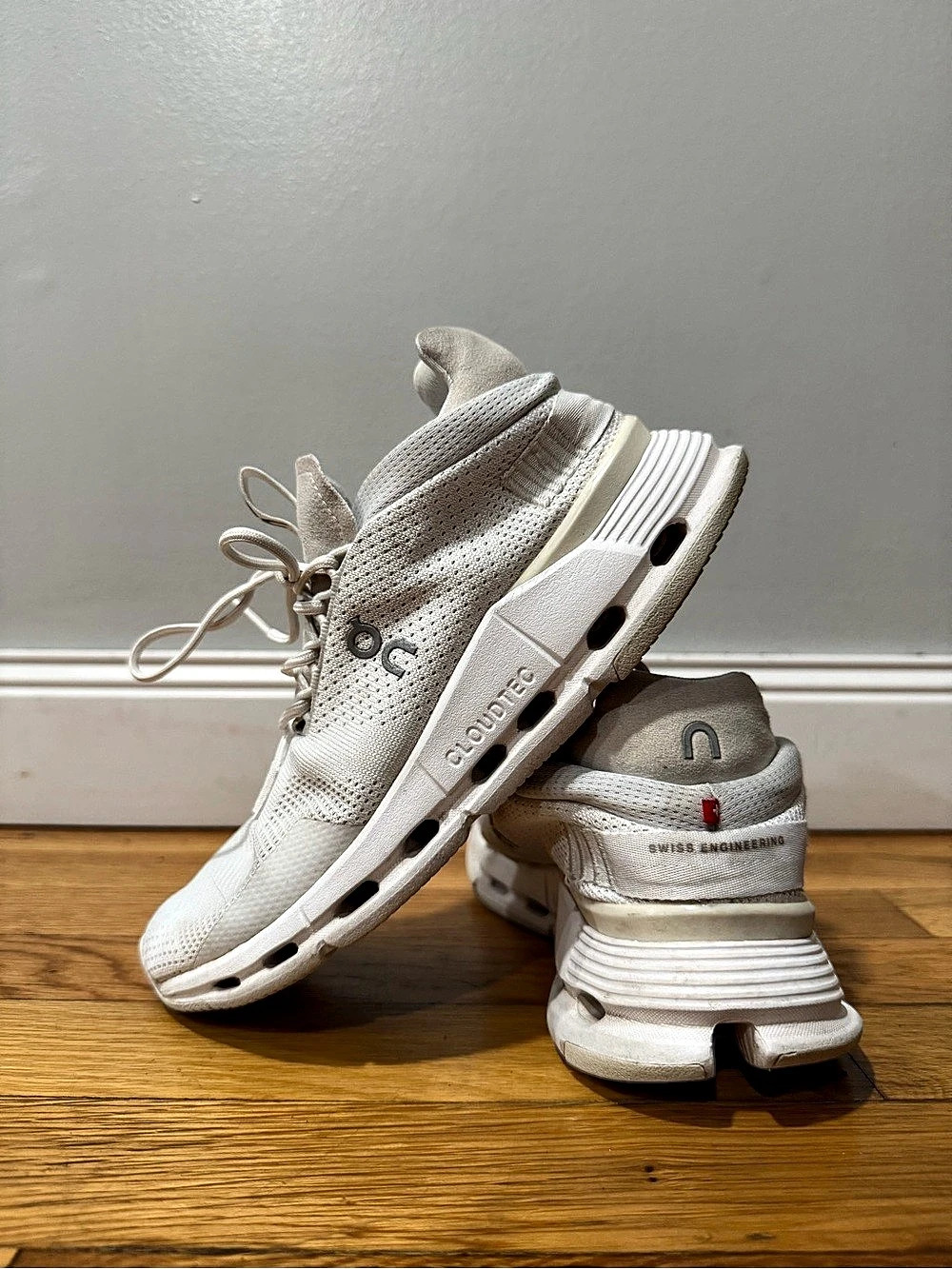 On Cloudnova White Athletic Shoes US 5.5
